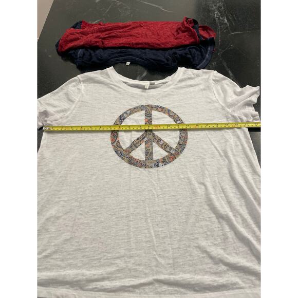CATO set of 3 ladies tees, navy, red and white with floral peace sign. LG - Picture 8 of 12